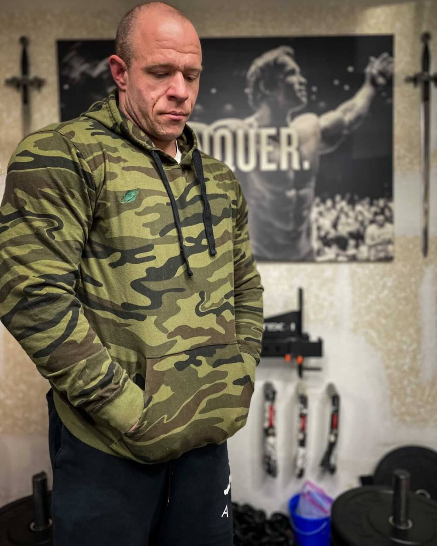 UNISEX CAMO PULLOVER HOODIE